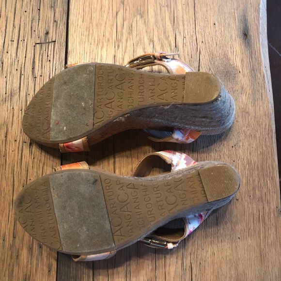 Floral wedge sandal - Picture 4 of 5